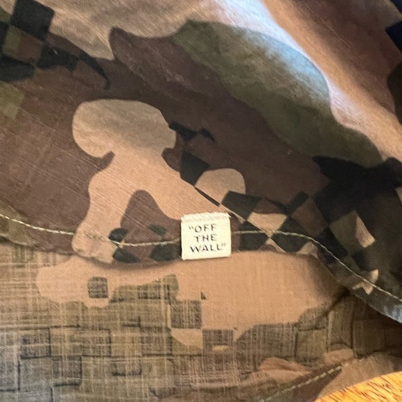 VANS-Men’s Short Sleeve Button Down Shirt - Picture 6 of 10